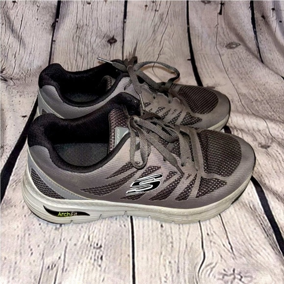 Skechers Arch Fit Charge Back Gray Walking Shoes Mens Size 7 Sneakers Athletic - Picture 1 of 7